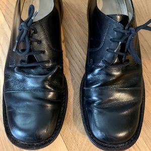 BCBG MAXIMARA BLACK LEATHER TIE UP SHOES, WOMAMS SIZE 8